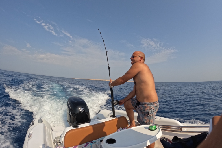 Hurghada : Excursion de pêche en hors-bord, pêche à la traîne et plongée en apnéeHurghada: voyage de pêche le matin ou le coucher du soleil