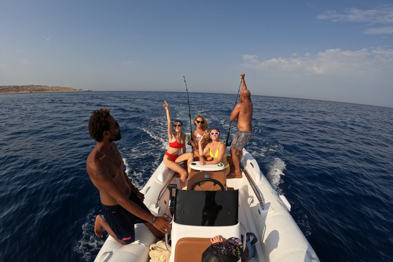 Hurghada : Excursion de pêche en hors-bord, pêche à la traîne et plongée en apnéeHurghada: voyage de pêche le matin ou le coucher du soleil