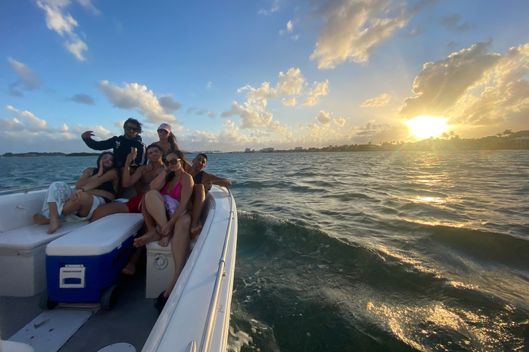 Miami: Private Sunset Boat Tour with Champagne Bill Bird Marina at Haulover Park pick up option