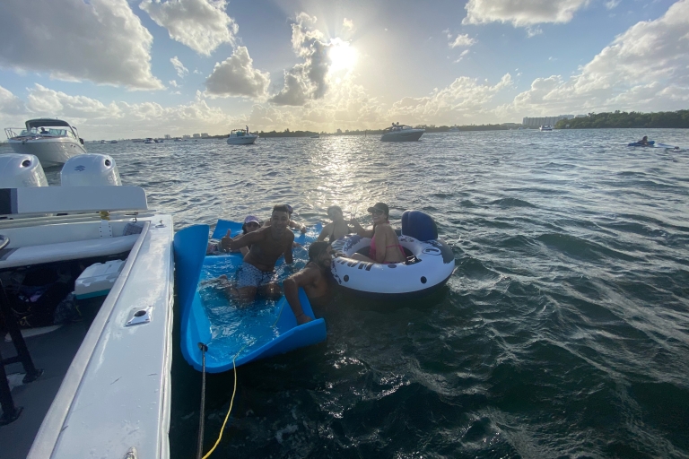 Miami: Private Sunset Boat Tour with Champagne Bill Bird Marina at Haulover Park pick up option
