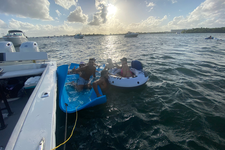 Miami: Private Sunset Boat Tour with Champagne Bill Bird Marina at Haulover Park pick up option