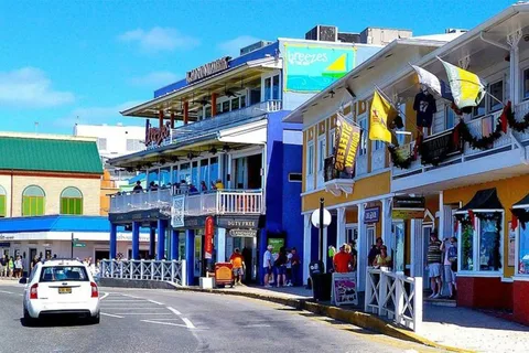 From George Town: Grand Cayman East Island Tour