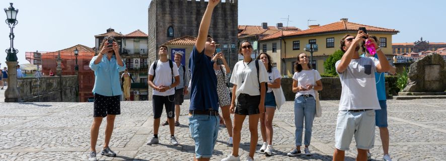 Porto: Guided Walking Tour and Sightseeing Train Tour