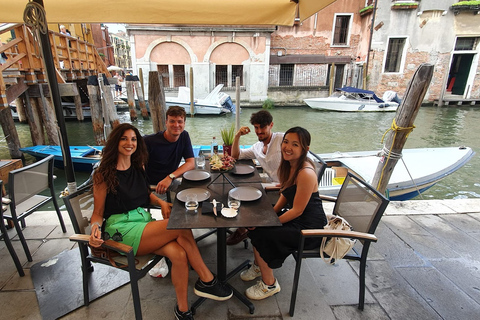 Venise: visite gastronomique guidée de Chicchetti avec dégustations et boissonsVisite de groupe partagée