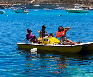 Marsaskala: Paddle Boat Rental in St. Thomas Bay