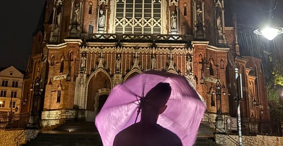 Krakow: Night Ride Tour – Kazimierz, Bridges & Hidden Gems