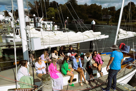 Taupō: Lake Taupo Maori Rock Carving 2.5-Hour Sailing Cruise Evening/Sunset Cruise