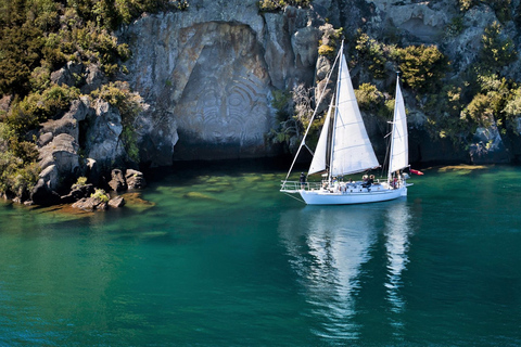 Taupō: Lake Taupo Maori Rock Carving 2.5-Hour Sailing CruiseEvening/Sunset Cruise