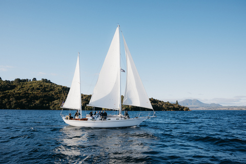 Taupō: Lake Taupo Maori Rock Carving 2.5-Hour Sailing CruiseEvening/Sunset Cruise