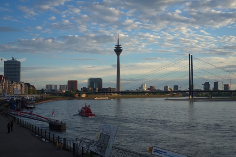Düsseldorf: Escape Tour - Self-Guided Citygame Escape Tour in German
