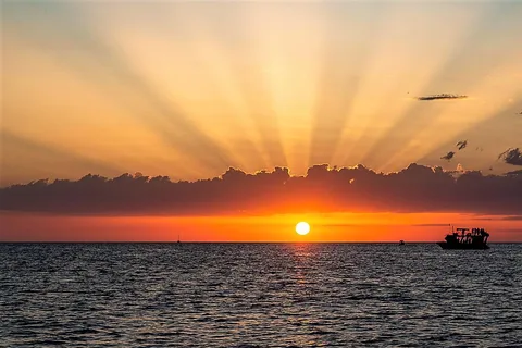 Ibiza: Schnorcheln, Sonnenuntergang am Strand und Bootsfahrt zur Höhle