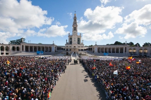 Von Lisboa aus: Fatima, Batalha, Nazare, & Obidos GanztagestourPrivate Tour