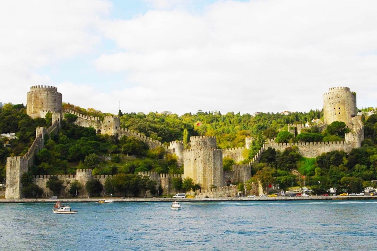 Istanbul: Tagestour mit Bosporusfahrt und Dolmabahce-Palast