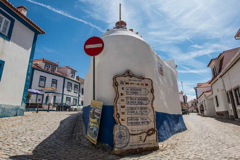 Desde Lisboa: tour de día completo de Mafra, Ericeira y QueluzTour privado