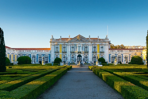 Desde Lisboa: tour de día completo de Mafra, Ericeira y QueluzTour privado