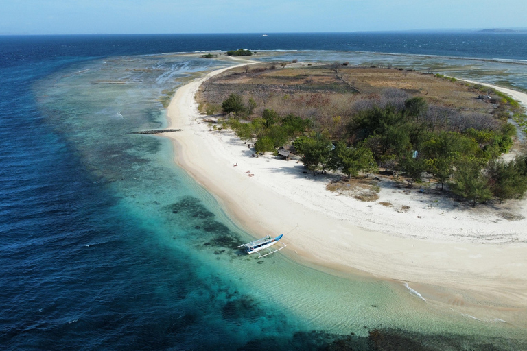 Lombok: Gili Islands Hopping Tour with Snorkeling in One Day private small trip