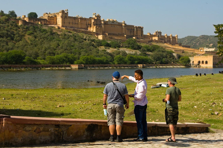 Von Delhi aus: Ganztägige private Sightseeing-Tour in JaipurAll Inclusive Tour mit Mittagessen, Denkmalgebühr