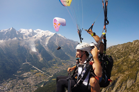 Chamonix: voo duplo de parapenteVoo duplo de parapente saindo de Plan Praz