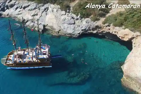 Alanya: Family-Friendly Catamaran Cruise with Castle Views