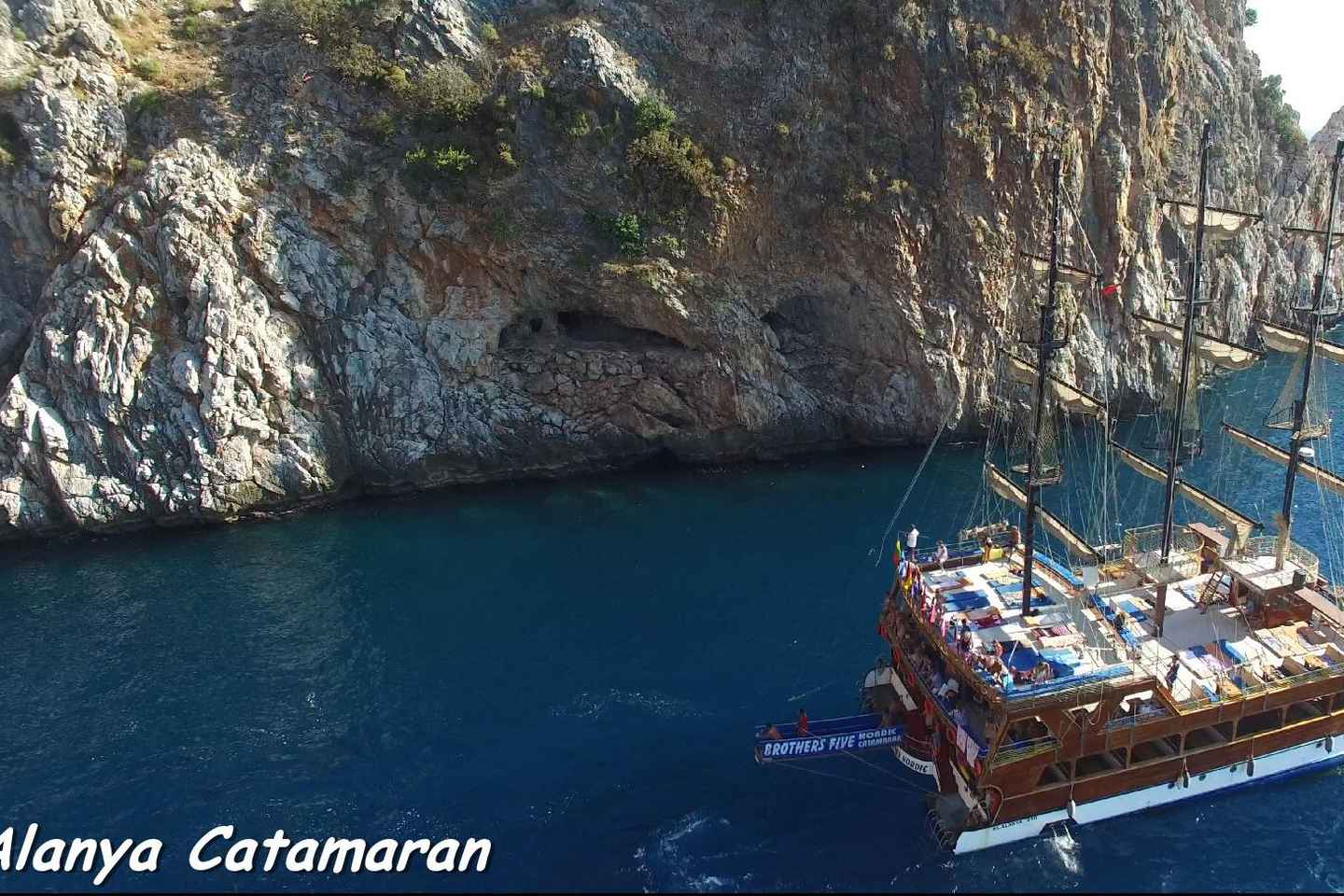 Alanya: Family-Friendly Catamaran Cruise with Castle Views