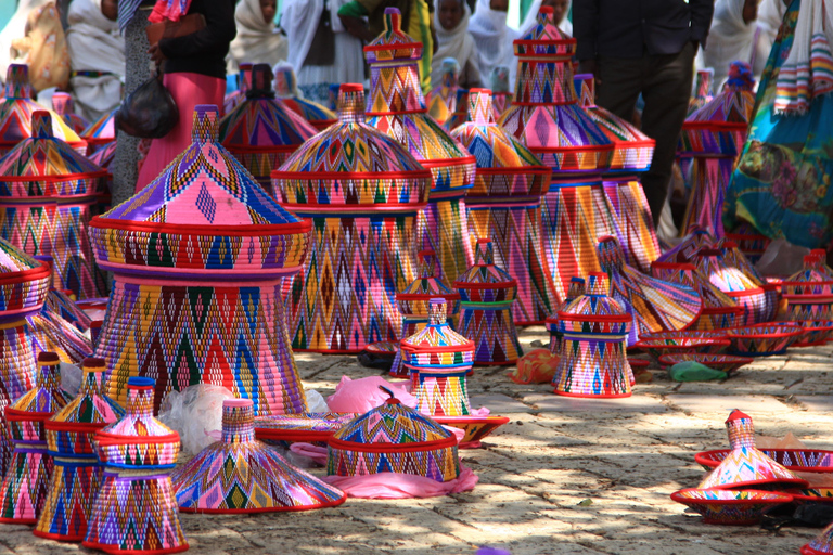 Império histórico de Axum e o impressionante Monte Gheralta.