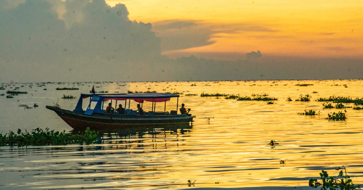 Siem Reap: Kampong Phluk Floating Village and Sunset Cruise | GetYourGuide