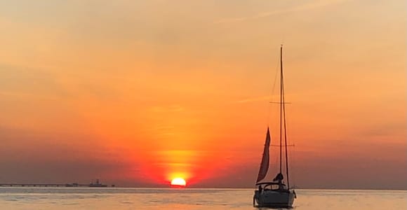 Lisbon: Sunset Cruise with a Drink