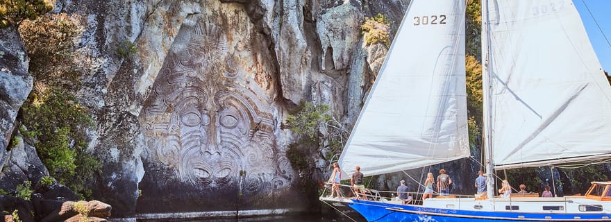 Lac Taupo : navigation classique vers les gravures rupestres maories