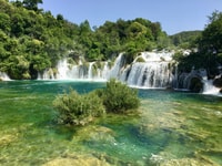 Zadar, cascades KRKA, dégustation de nourriture et de vin et visite de la vieille ville - Housity