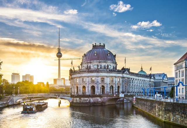 Visit Berlin, Hamburg, Tallinn & Helsinki Cruise Ship Tour Package in Kiel