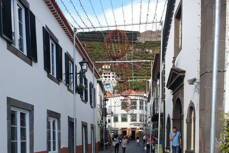 From Funchal: Tuk Tuk Tour to Camara de Lobos and Cabo Girao