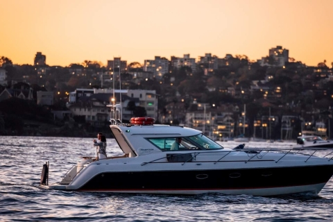 Sydney: Private Sunset Cruise mit Wein für bis zu 12 GästePrivate Luxus-Sonnenuntergangs-Kreuzfahrt für bis zu 12 Gäste