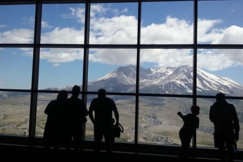 From Seattle: Mount Saint Helens Monument Private Day Trip