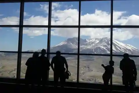 From Seattle: Mount Saint Helens Monument Private Day Trip