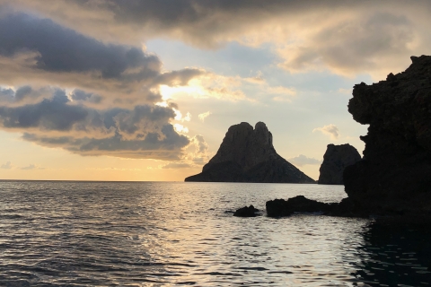 Sant Antoni de Portmany: snorkelcruise bij zonsondergang in Ibiza-grotSant Antoni de Portmany: snorkelcruise bij zonsondergang op Ibiza