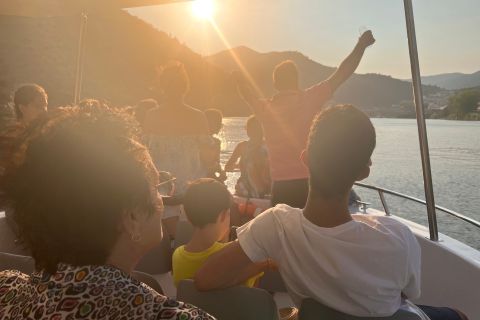 Pinhão: Bootsfahrt auf dem Douro-Fluss mit einem Glas Wein
