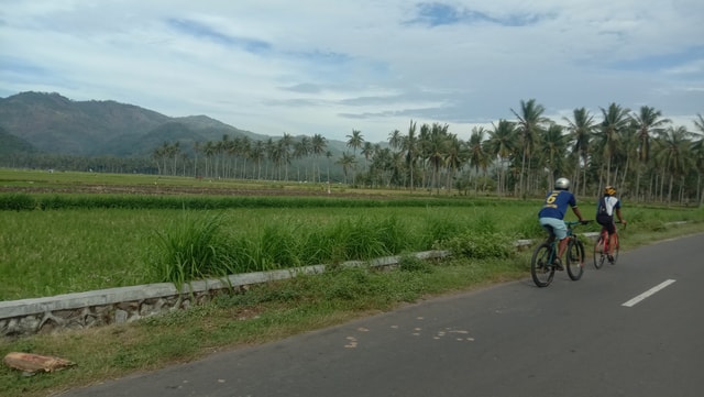 Visit Lombok Half Day City and Pengsong Countryside Biking Tour in Pulga