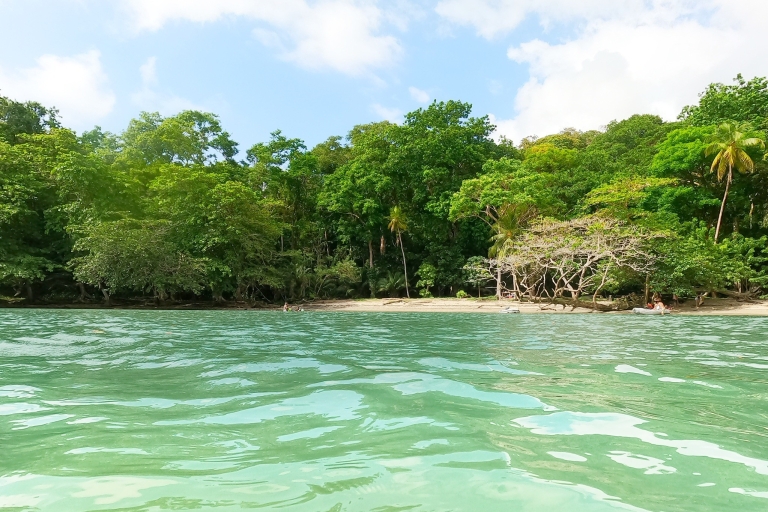 Ciudad de Panamá/Portobelo: Excursión en catamarán con snorkel y almuerzoTour sin recogida y regreso al hotel