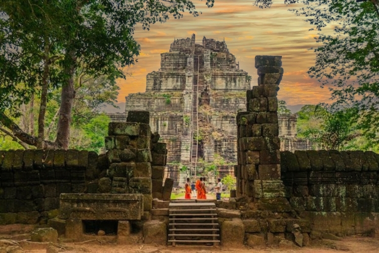 Desde Siem Reap: viaje privado al templo de Beng Mealea y Koh Ker