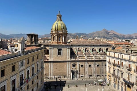 Palermo: Historical Center Walking Tour with Rooftop Views