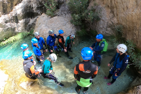 Von Granada aus: Rio Verde Canyoning Tour mit Mittagessen