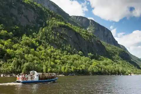 Hautes-Gorges : croisière découverte en bateau fluvial