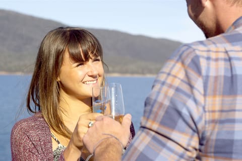 Coles Bay: Wineglass Bay Adults-Only Cruise with Lunch