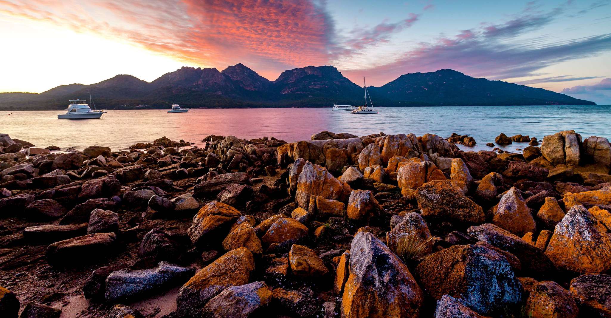 Coles Bay, Wineglass Bay Adults-Only Cruise with Lunch - Housity