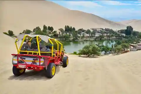 Depuis Lima : Circuit d'une journée aux îles Ballestas de Paracas et à l'oasis d'Ica