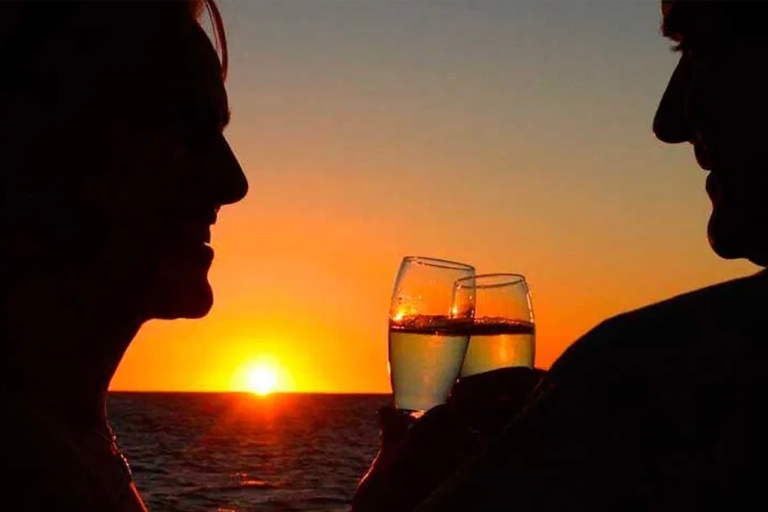 Sant Antoni de Portmany: snorkelcruise bij zonsondergang in Ibiza-grotSant Antoni de Portmany: snorkelcruise bij zonsondergang op Ibiza