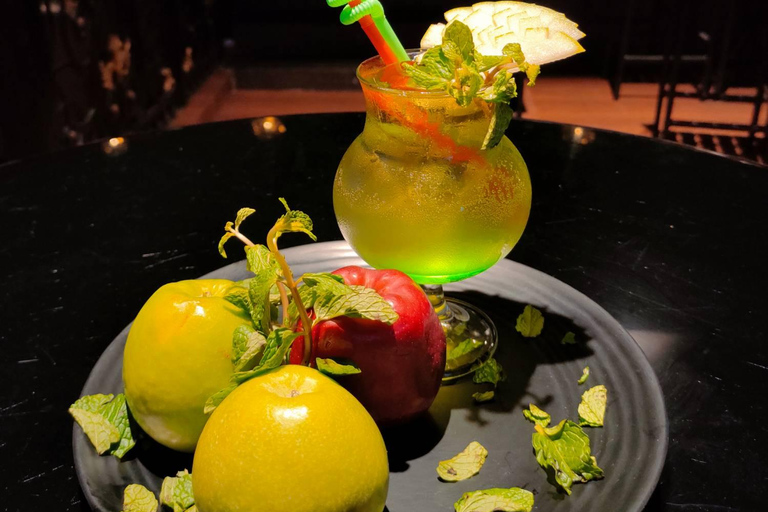 Experiencia guiada de pubs en Delhi: camina, bebe y repiteExperiencia guiada por los pubs de Delhi: camina, bebe y repite