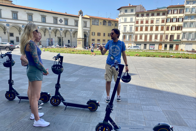 Firenze: Tour privato con scooter elettronicoTour privato in scooter elettrico di Firenze