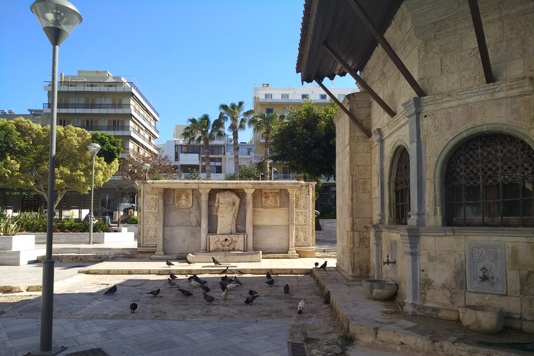 Heraklion: tour privado en bicicleta ecológica por la ciudad-degustación de comida-degustación de vinosHeraklion: recorrido turístico en bicicleta eléctrica con comida y vino