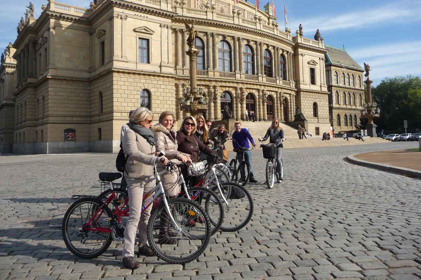 布拉格电动单车城市游：畅享2小时